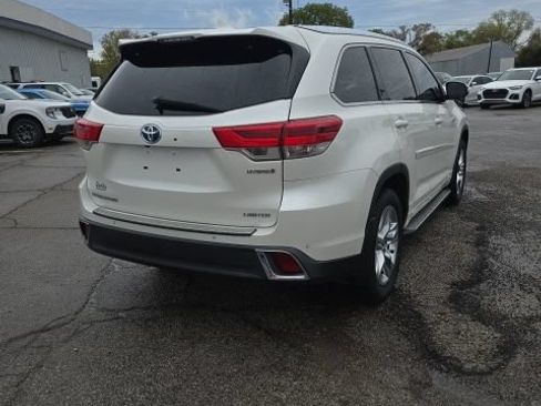 Used 2019 Toyota Highlander Limited w/ Protection Package #3 AWD/4WD image 3