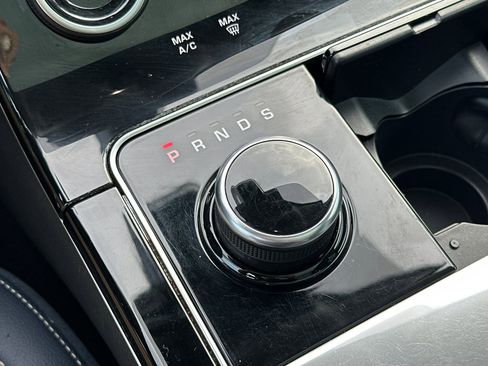 Used 2019 Land Rover Range Rover Velar S image 22