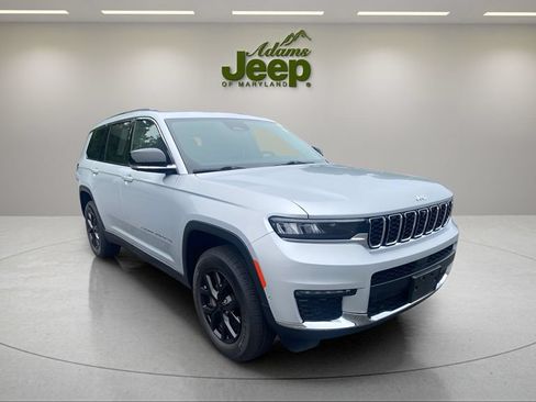 Used 2023 Jeep Grand Cherokee L Limited w/ Luxury Tech Group II AWD/4WD image 16