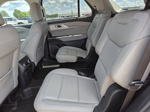 New 2026 Ford Explorer Active w/ Active Comfort Package AWD/4WD image 13
