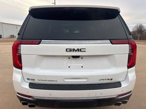 Used 2025 GMC Yukon XL AT4 w/ AT4 Premium Plus Package image 4