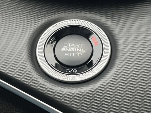 New 2025 Jeep Grand Cherokee L Altitude AWD/4WD image 9