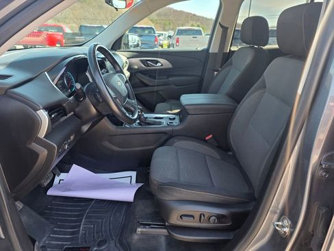 Used 2021 Chevrolet Traverse LT image 17