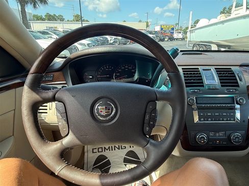 Used 2009 Cadillac DTS FWD image 15