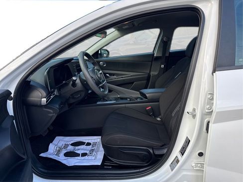 Used 2022 Hyundai Elantra SEL image 9