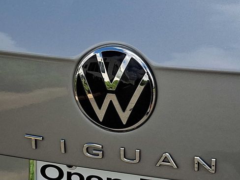 Certified 2024 Volkswagen Tiguan SE R-Line AWD/4WD image 29