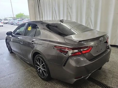 Used 2022 Toyota Camry SE w/ Audio Upgrade Package image 2
