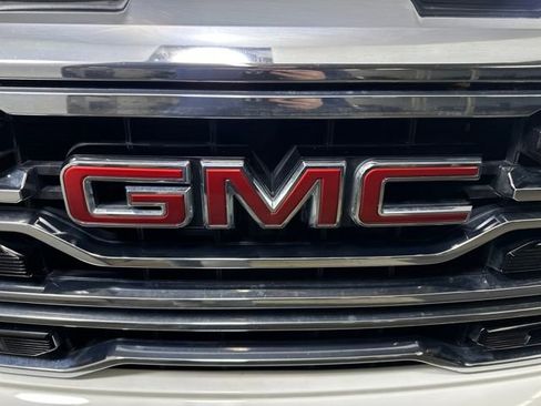 Used 2023 GMC Sierra 1500 SLT w/ SLT Convenience Package image 9