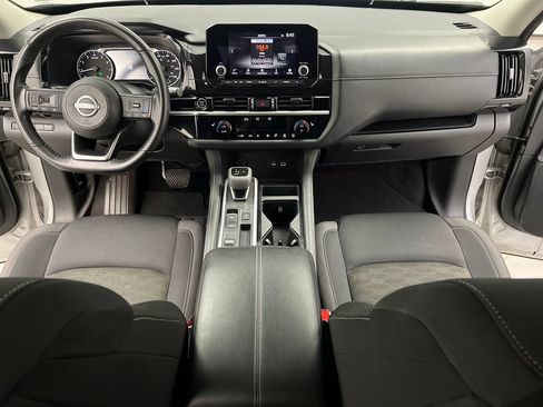 Used 2024 Nissan Pathfinder SV FWD image 44