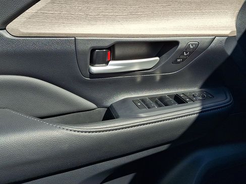 Used 2026 Toyota Grand Highlander AWD image 13