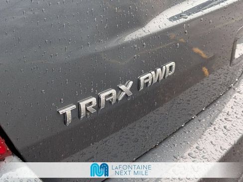 Used 2021 Chevrolet Trax LT AWD/4WD image 9