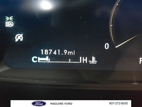 Used 2021 Lincoln Corsair Reserve w/ Sport Package image 23