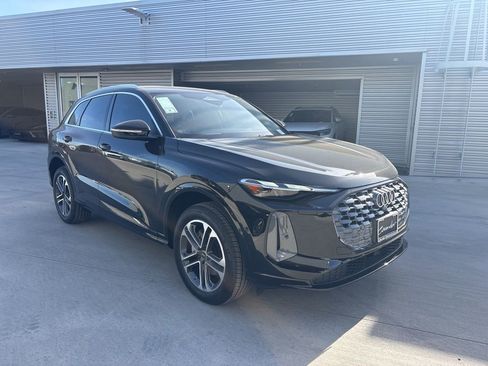 New 2025 Audi Q5 Premium image 3