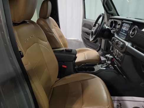 Used 2023 Jeep Wrangler Unlimited Sahara w/ Cold Weather Group image 23