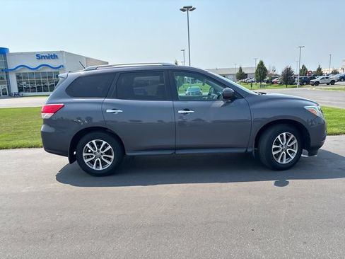 Used 2013 Nissan Pathfinder SV w/ Cargo Pkg AWD/4WD image 2