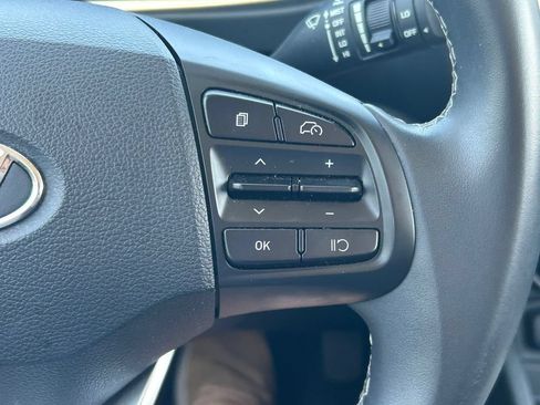 Used 2025 Hyundai Venue SEL FWD image 33