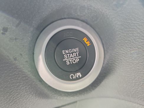 Used 2025 Chrysler Pacifica Select FWD image 23