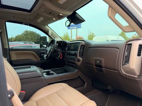 Used 2019 GMC Sierra 2500 Denali w/ Duramax Plus Package AWD/4WD image 42
