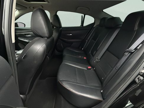 Used 2023 Nissan Sentra SR w/ SR Premium Package FWD image 14
