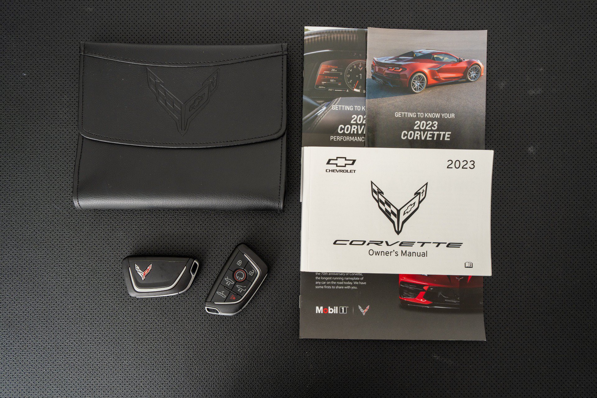 Used 2023 Chevrolet Corvette Stingray Premium Conv w/ Z51 Performance Package RWD image 21