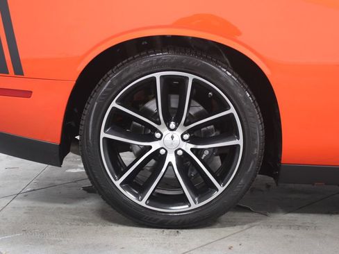 Used 2016 Dodge Challenger R/T Scat Pack w/ Leather Interior Group image 14