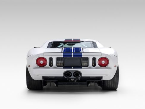 Used 2005 Ford GT RWD image 5