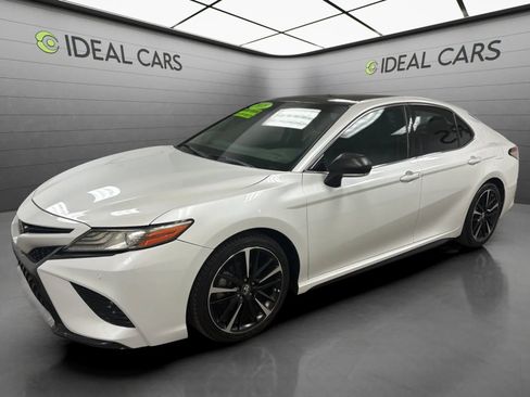 Used 2018 Toyota Camry XSE w/ Audio Package FWD image 1