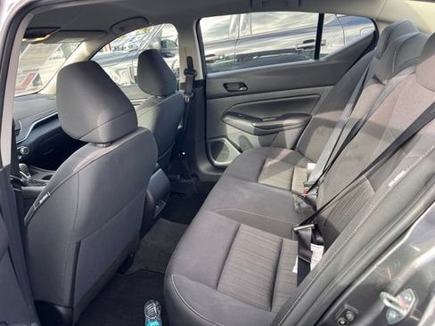 Used 2025 Nissan Altima 2.5 SV FWD image 10