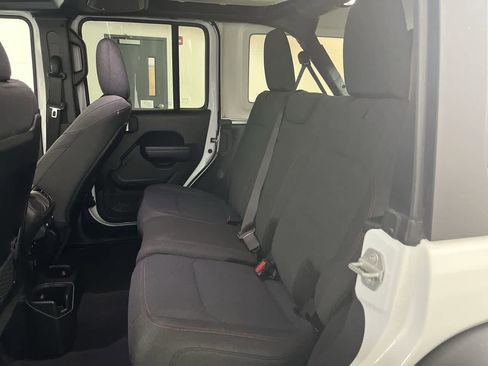 Used 2024 Jeep Wrangler Unlimited Rubicon image 26