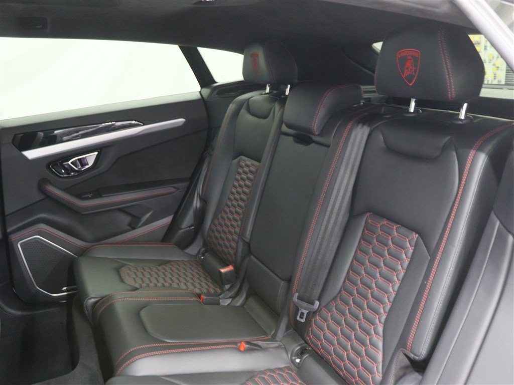 Used 2021 Lamborghini Urus AWD/4WD image 16