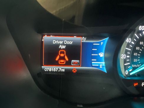 Used 2017 Ford Fusion SE w/ Equipment Group 201A image 11