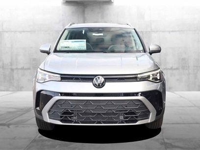 New 2025 Volkswagen Taos SE