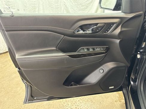 Used 2022 GMC Acadia AT4 w/ Technology Package image 25