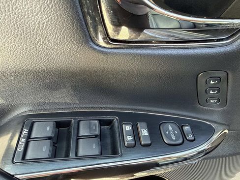 Used 2016 Toyota Avalon image 18