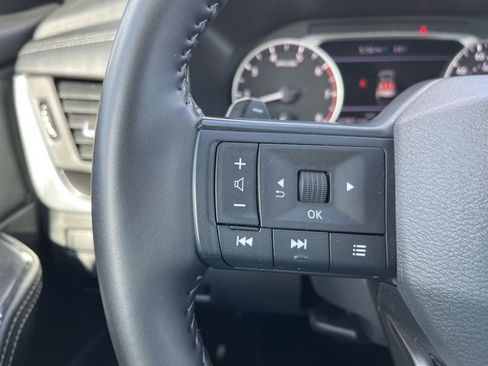 Used 2025 Nissan Rogue SV image 24