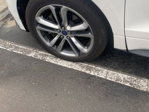 Used 2017 Ford Edge Sport w/ Technology Package image 10