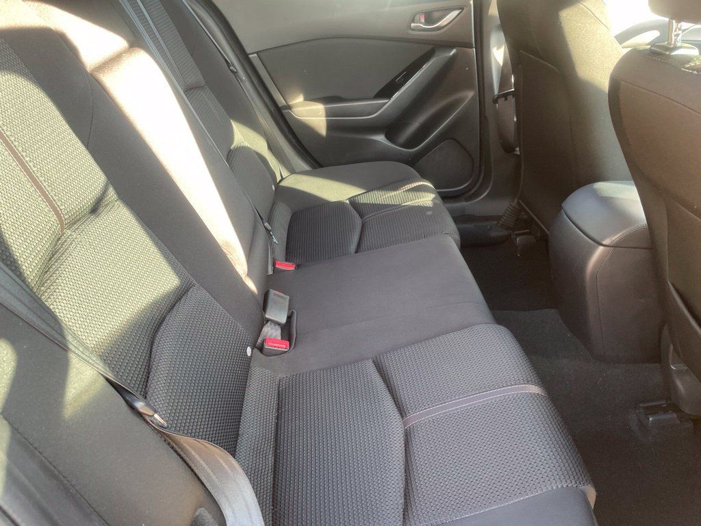 Used 2017 MAZDA MAZDA3 Sport w/ Preferred Equipment Package FWD image 21
