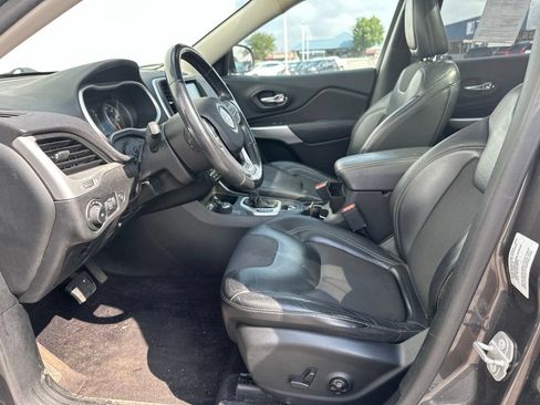 Used 2018 Jeep Cherokee Latitude Plus w/ Comfort/Convenience Group AWD/4WD image 14
