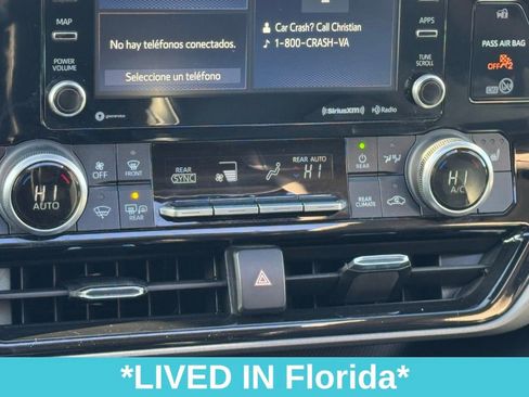 Used 2021 Toyota Highlander XLE image 29