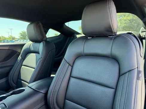 Used 2025 Ford Mustang Coupe RWD image 10