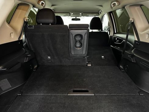 Used 2020 Nissan Rogue S FWD image 35