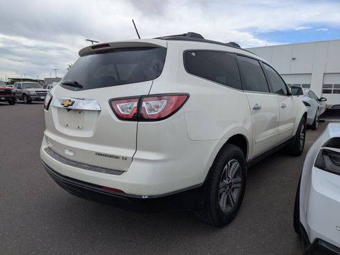 Used 2015 Chevrolet Traverse LT AWD/4WD image 4