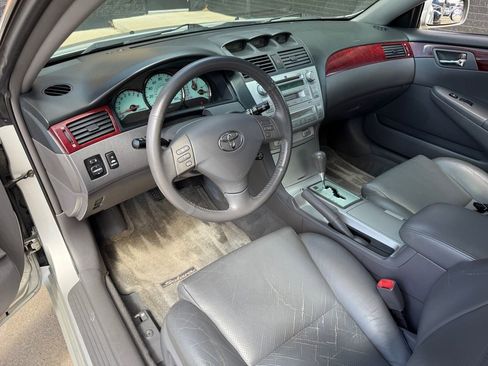 Used 2004 Toyota Solara SE FWD image 2