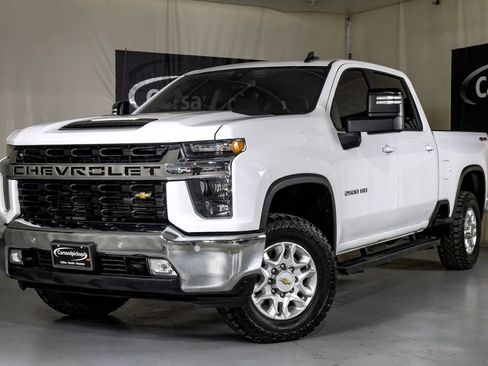 Used 2022 Chevrolet Silverado 2500 LT w/ Convenience Package image 4