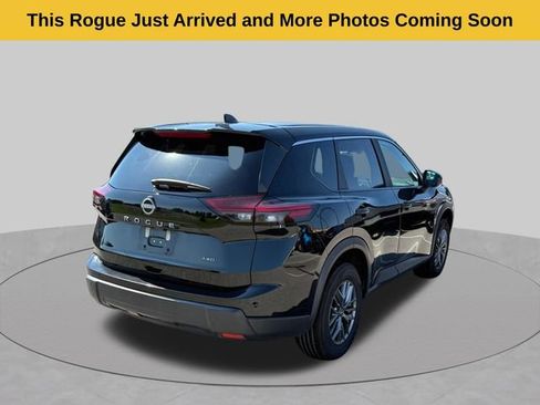 Used 2024 Nissan Rogue S AWD/4WD image 4