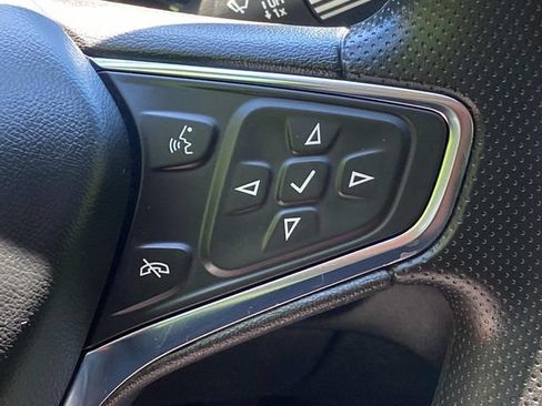 Used 2024 Chevrolet Equinox LT FWD image 21
