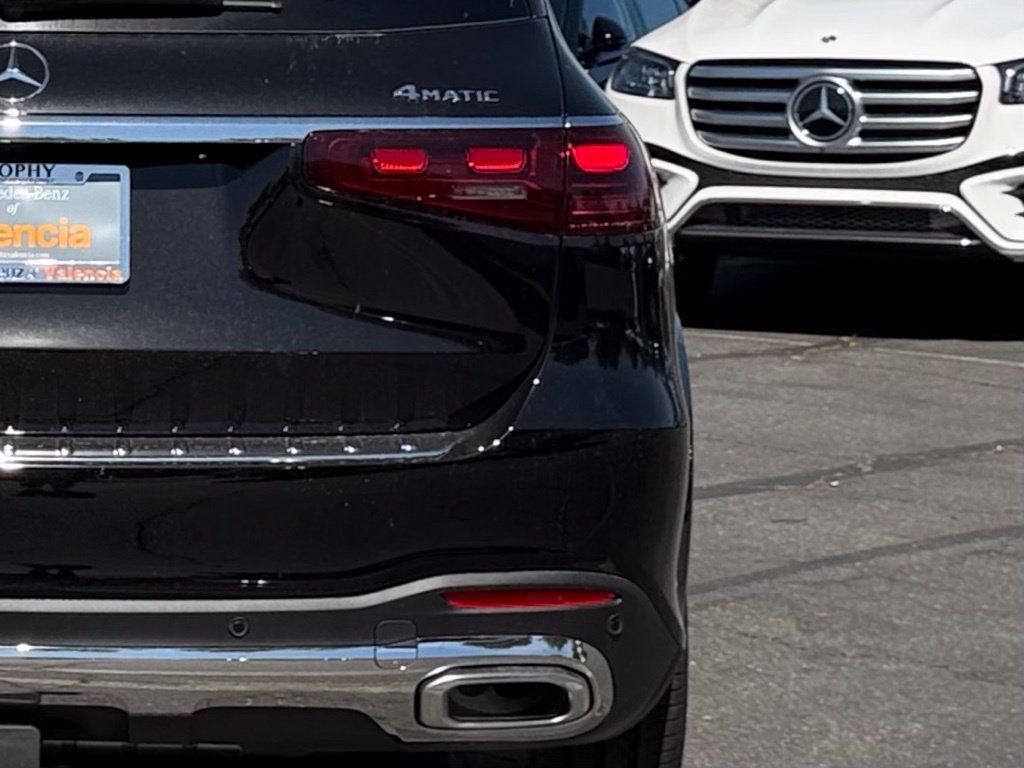 New 2026 Mercedes-Benz GLS 580 4MATIC image 12