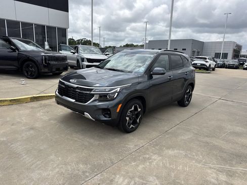 Used 2026 Kia Seltos S FWD image 2