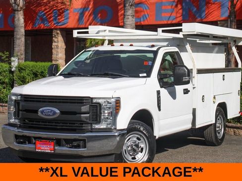 Used 2018 Ford F350 XL w/ Power Equipment Group RWD image 4