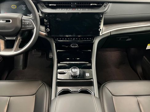 New 2026 Jeep Grand Cherokee L Limited w/ Limited Altitude Package AWD/4WD image 13